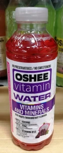 Oshee Water Witaminy i Minerały (czerwone winogrona) 555ml